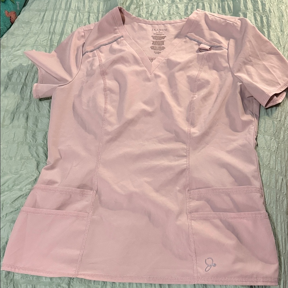 Jaanuu scrub set